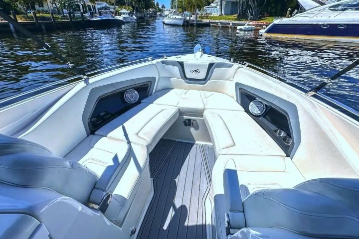 33' Monterrey - Boat Rental in Fort Lauderdale, Florida