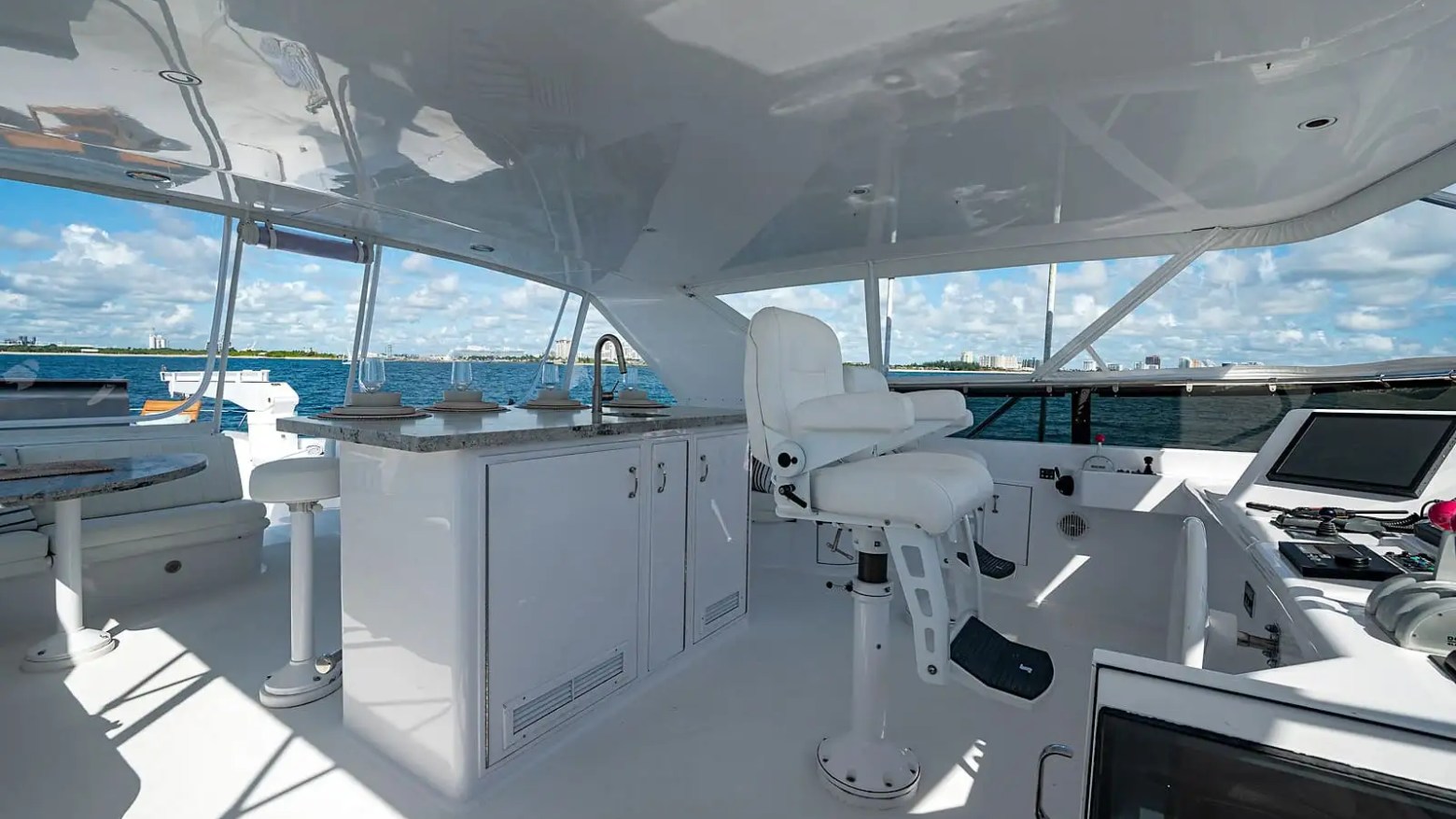 102′ Hatteras foredeck sunbathing Nassau