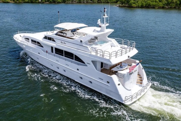95' Intermarine - Yacht Rental in Fort Lauderdale, Florida
