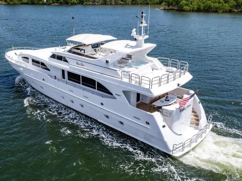 95' Intermarine - Yacht Rental in Fort Lauderdale, Florida