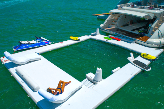 103' Azimut - Yacht Rental in Miami, Florida