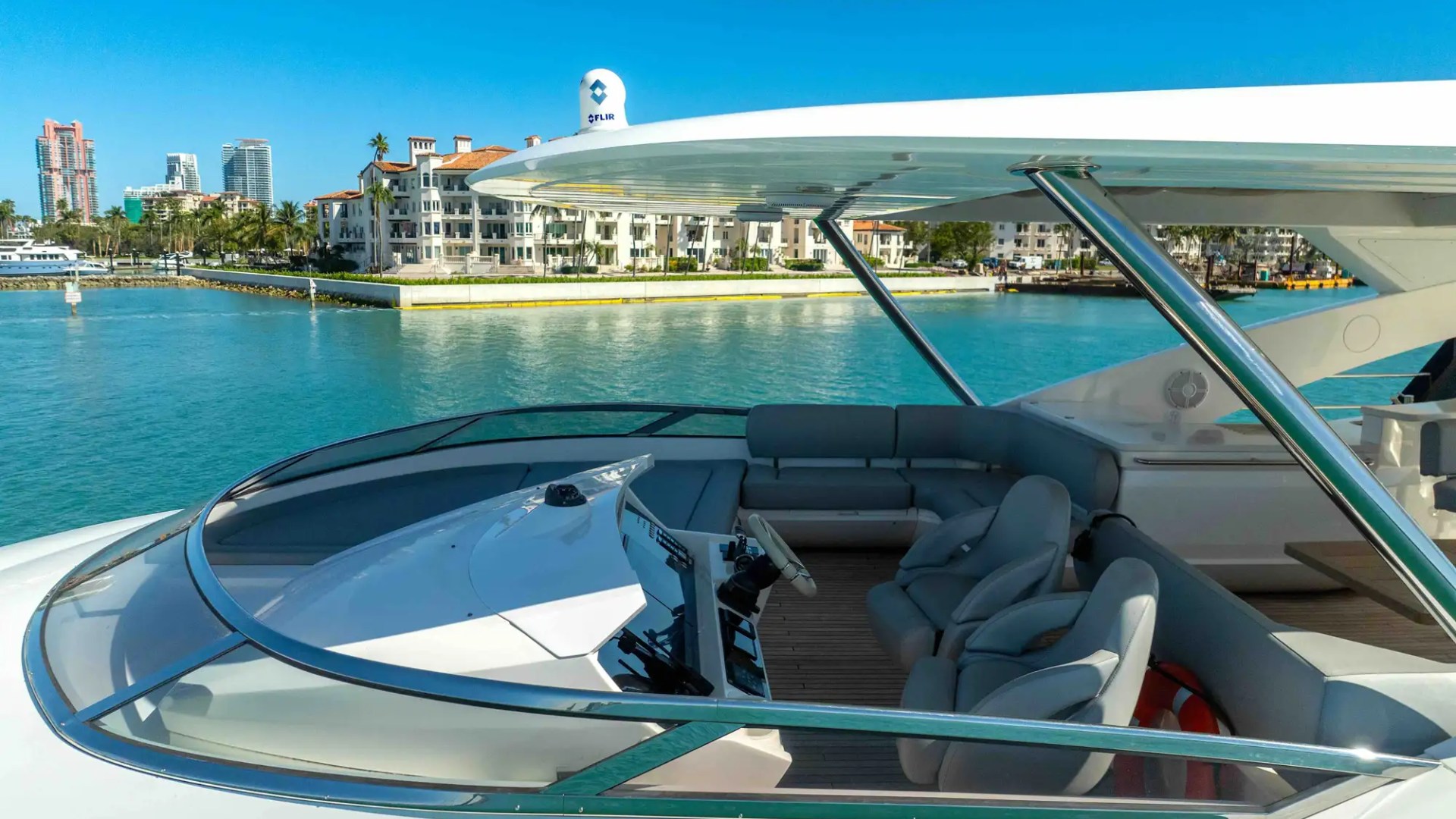 96' Sunseeker - Yacht Rental in Miami Beach, Florida