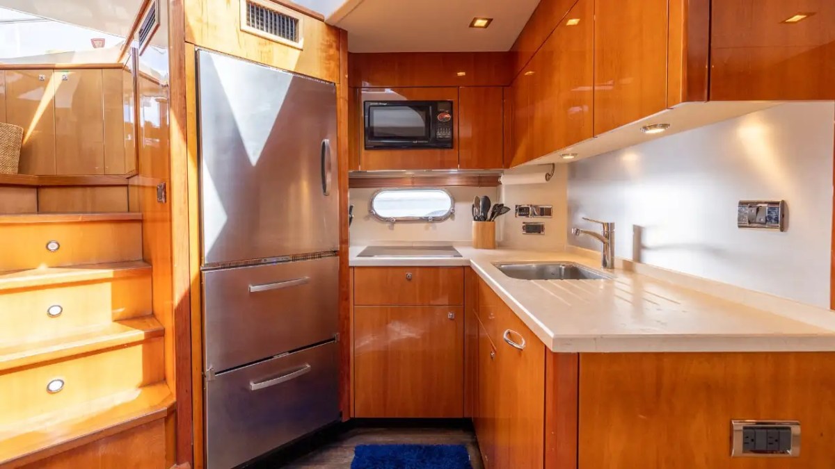 64' SunSeeker - Yacht Rental in Jupiter, Florida