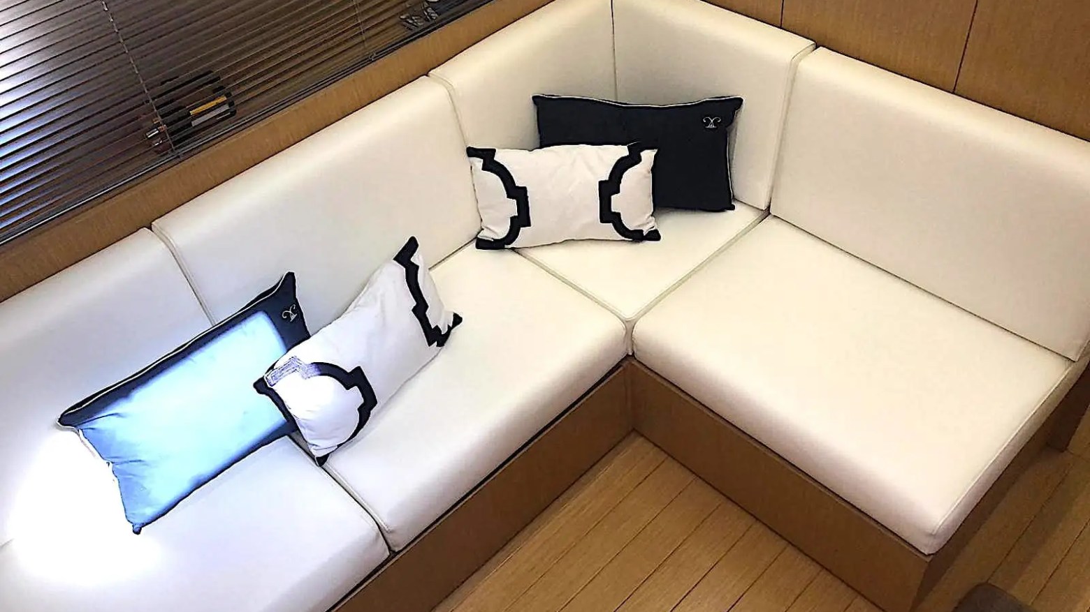 45′ Austin Parker swim platform Miami