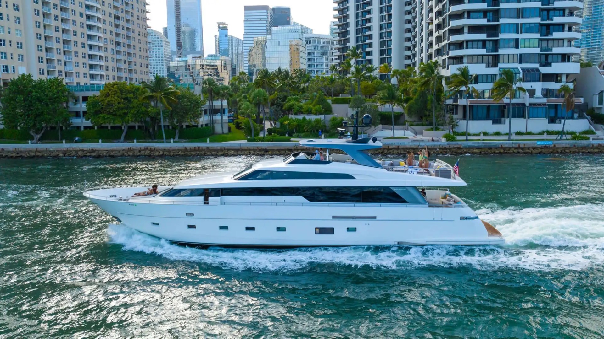 97' San Lorenzo - Yacht Rental in Miami Beach, Florida