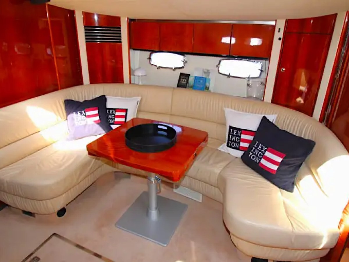 52' Fairline - Yacht Rental in Riviera Beach, Florida