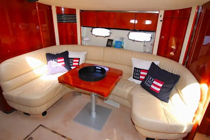 52' Fairline - Yacht Rental in Riviera Beach, Florida