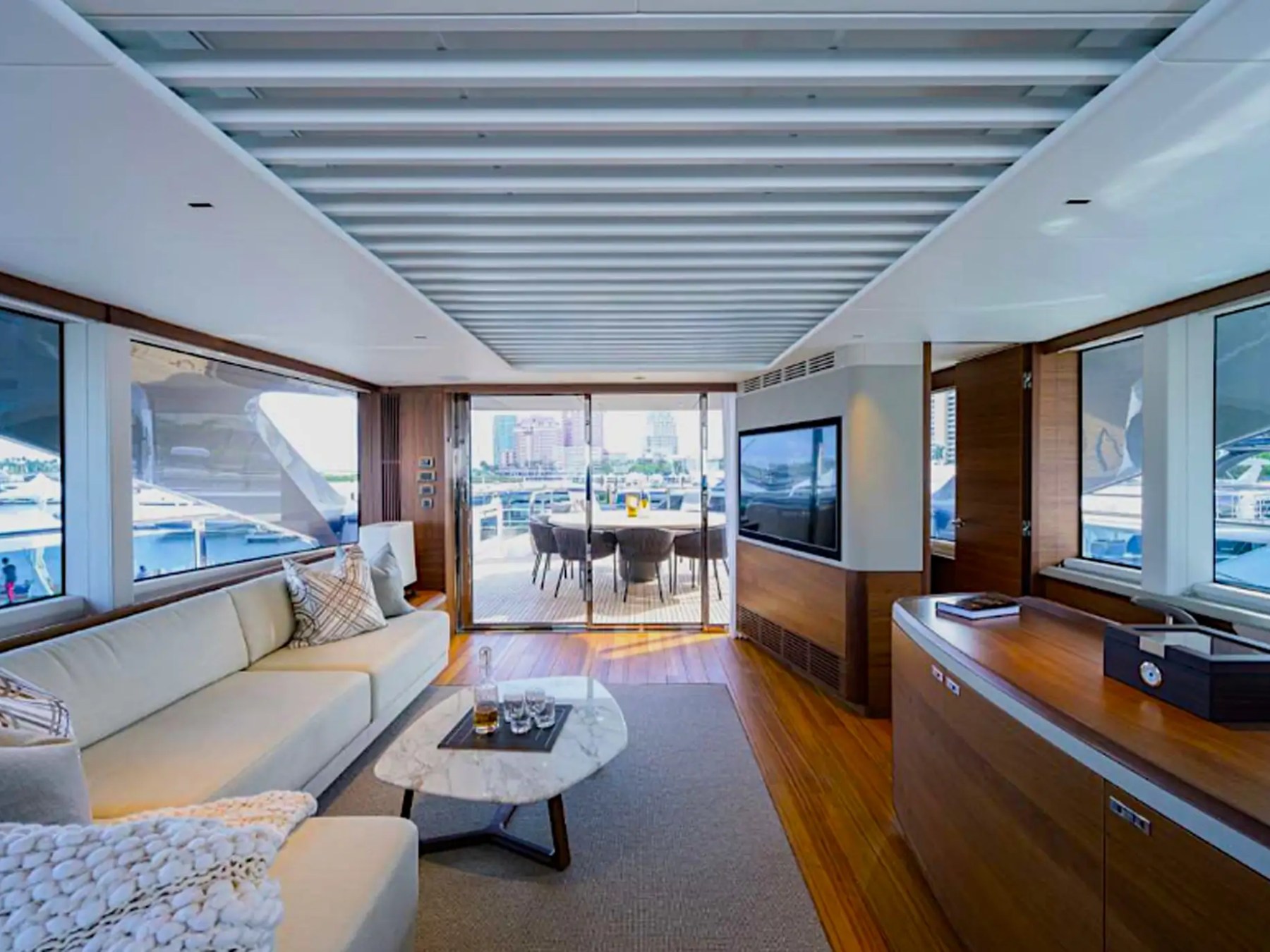 100' Princess - Yacht Rental in Miami, Florida