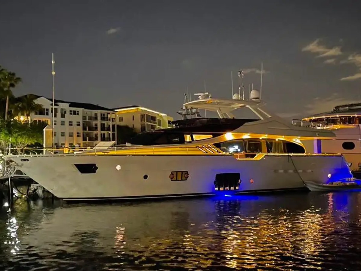 88' Ferretti - Yacht Rental in Fort Lauderdale, Florida