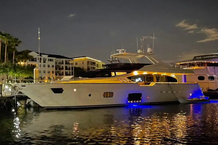 88' Ferretti - Yacht Rental in Fort Lauderdale, Florida