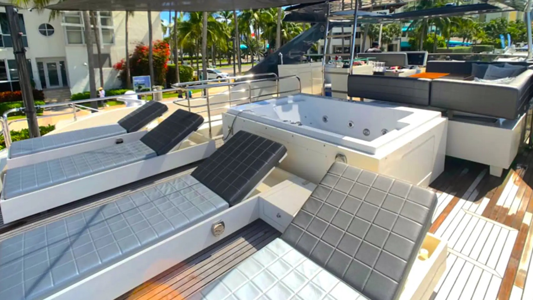 80' Astondoa - Yacht Rental in Fort Lauderdale, Florida