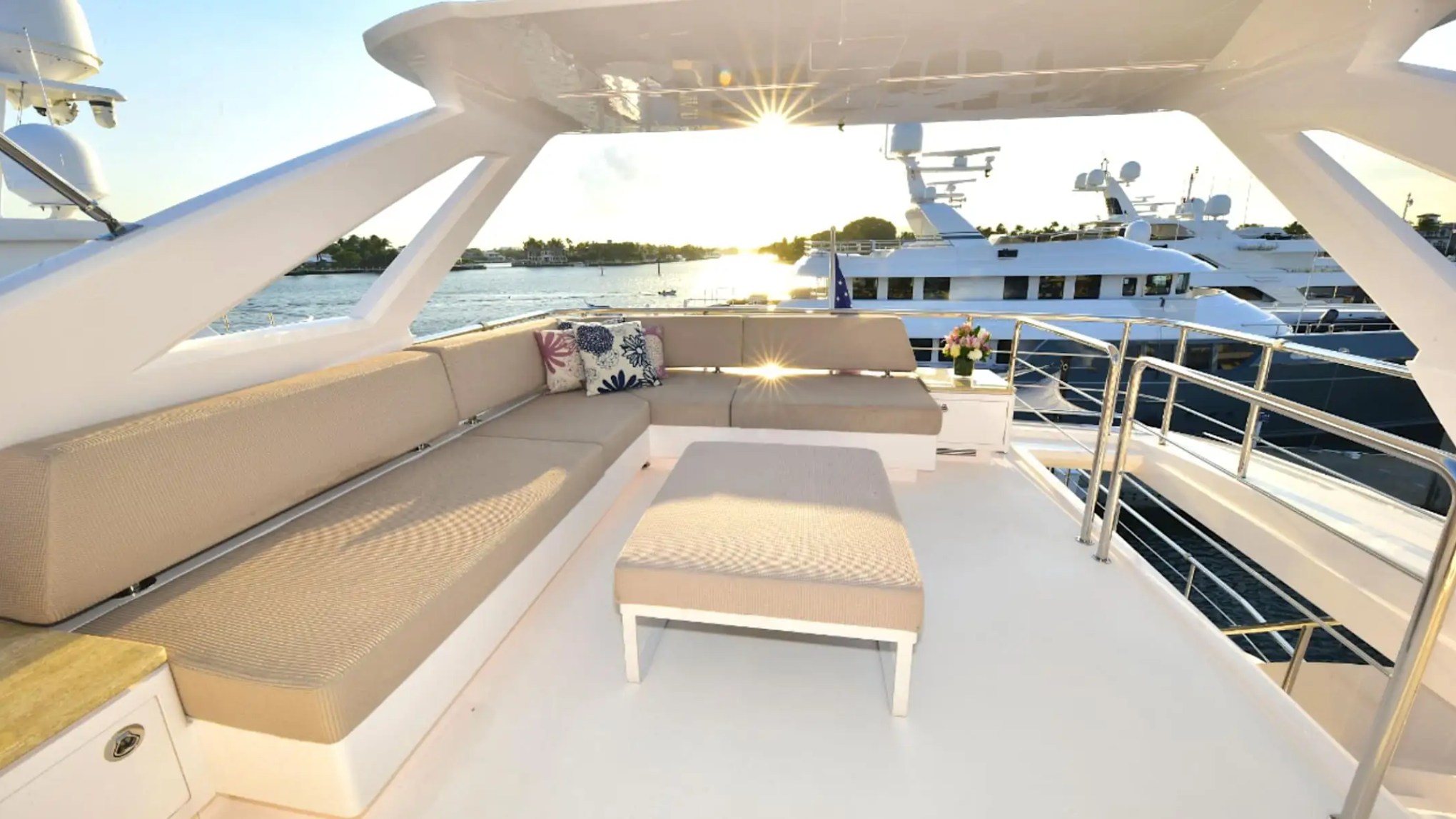 110' Horizon - Yacht Rental in Fort Lauderdale, Florida