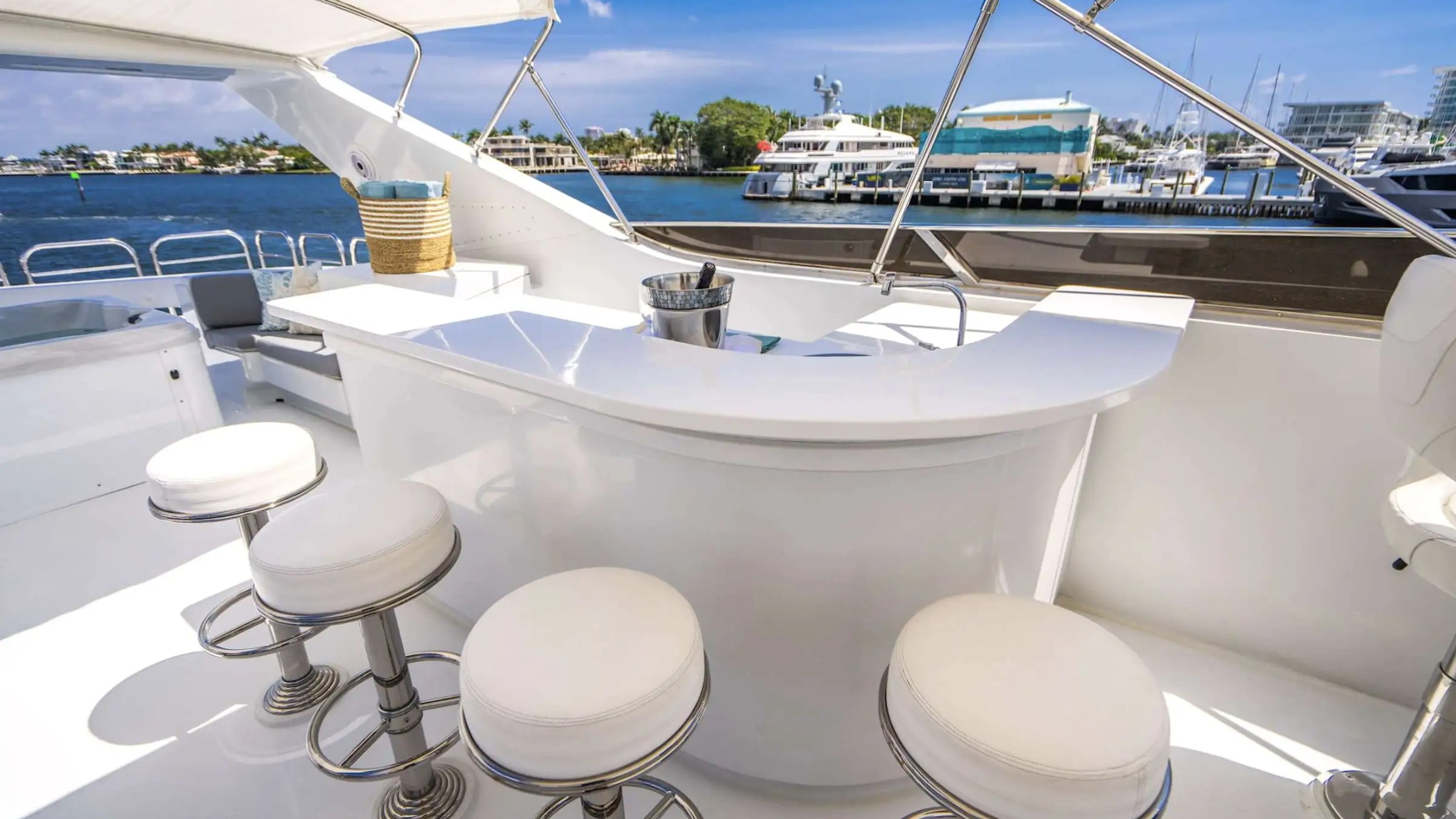 95' Intermarine - Yacht Rental in Fort Lauderdale, Florida