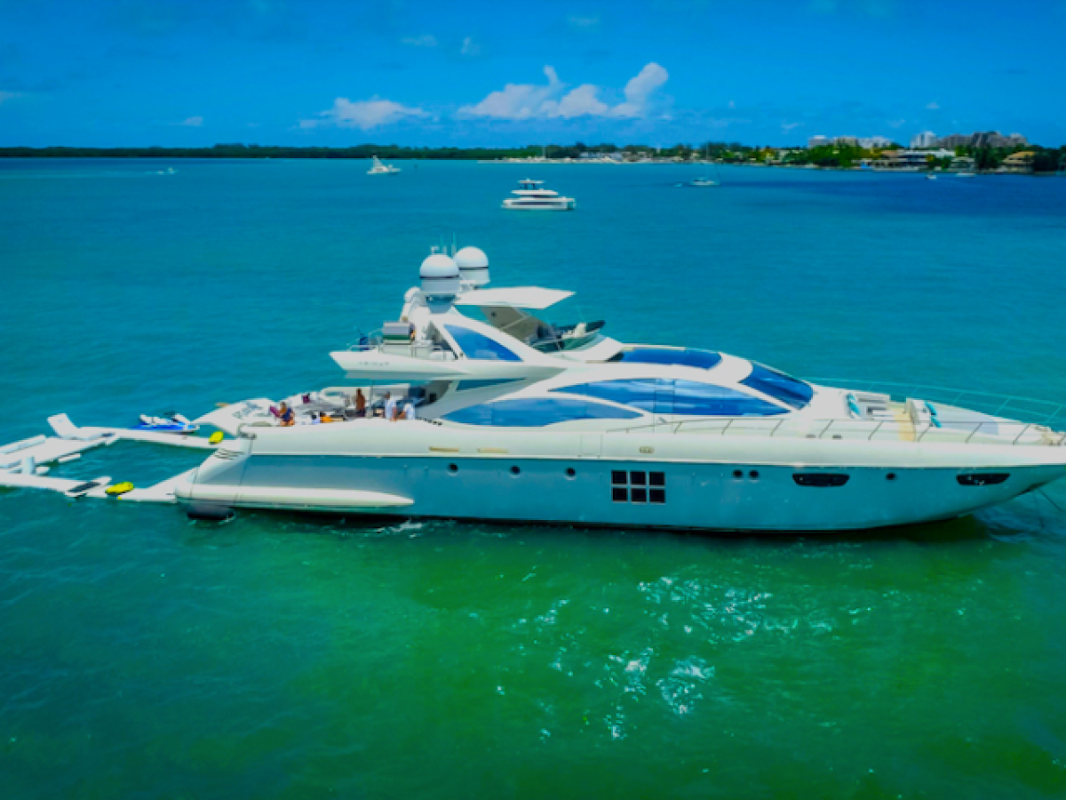 103' Azimut - Yacht Rental in Miami, Florida