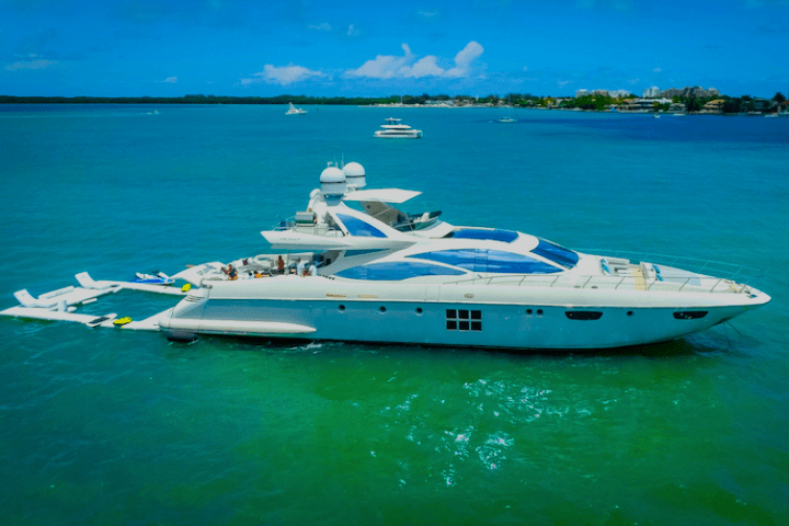 103' Azimut - Yacht Rental in Miami, Florida