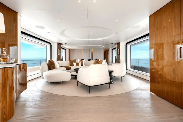 118' Azimut - Yacht Rental in Miami, Florida