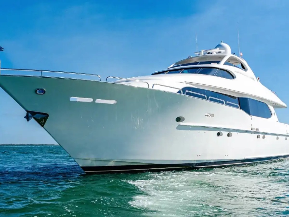 94' Lazzara - Yacht Rental in St. Petersburg, Florida