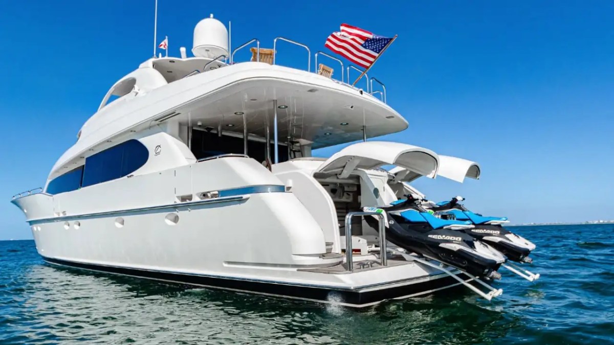 94' Lazzara - Yacht Rental in St. Petersburg, Florida