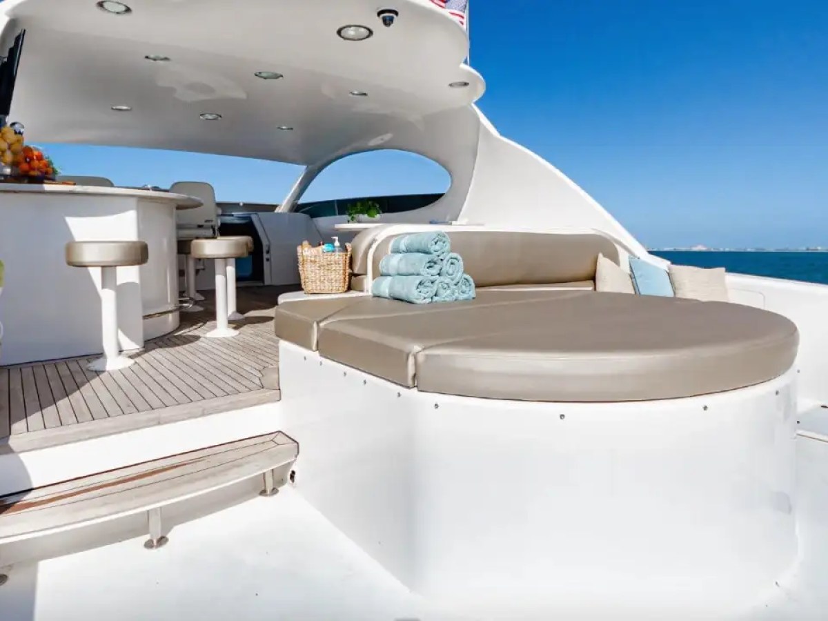 94' Lazzara - Yacht Rental in St. Petersburg, Florida