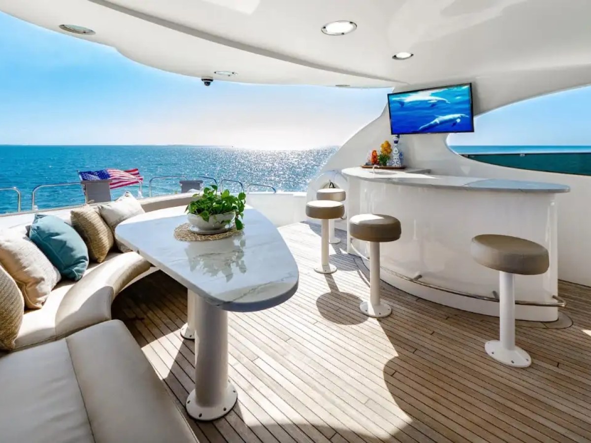94' Lazzara - Yacht Rental in St. Petersburg, Florida