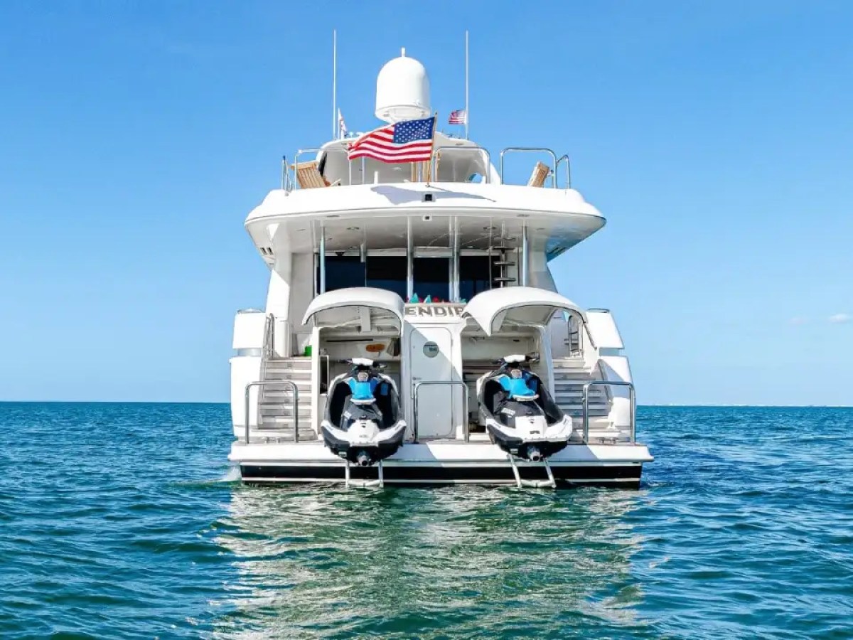 94' Lazzara - Yacht Rental in St. Petersburg, Florida