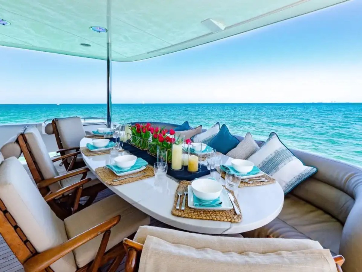 94' Lazzara - Yacht Rental in St. Petersburg, Florida