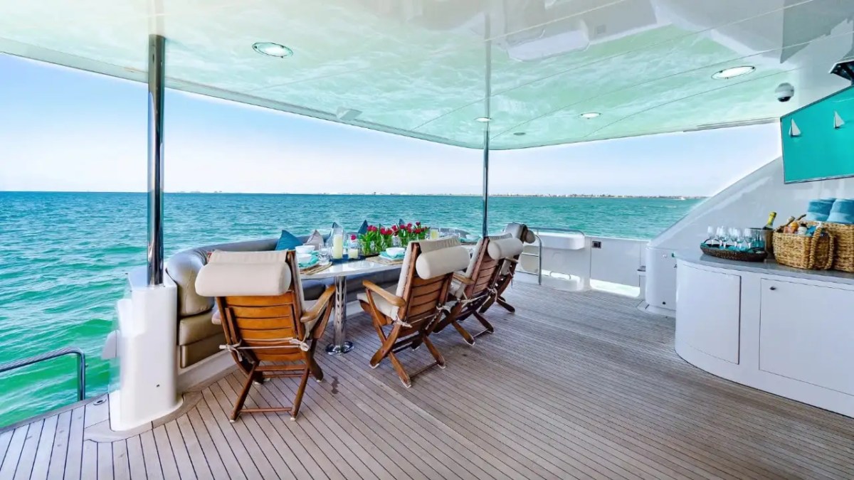 94' Lazzara - Yacht Rental in St. Petersburg, Florida