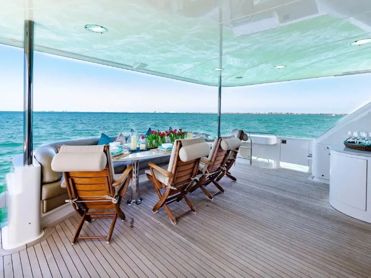 94' Lazzara - Yacht Rental in St. Petersburg, Florida