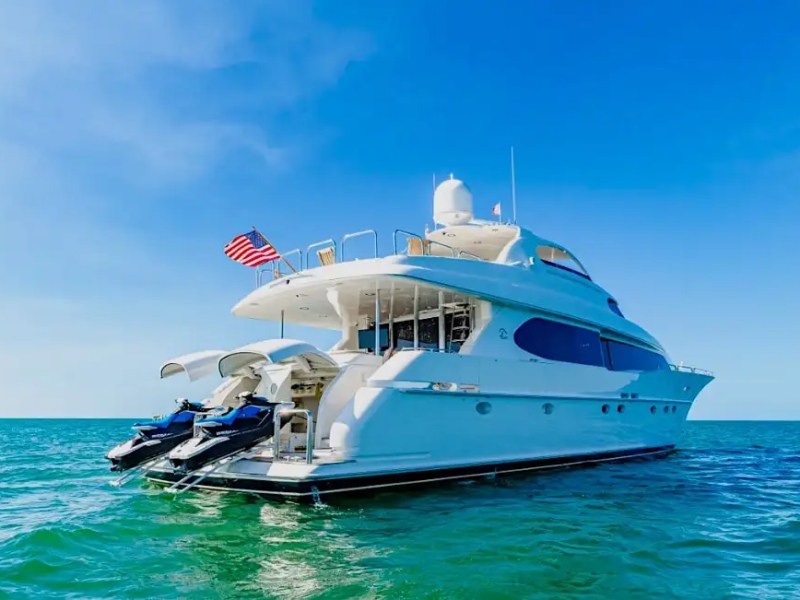 94' Lazzara - Yacht Rental in St. Petersburg, Florida