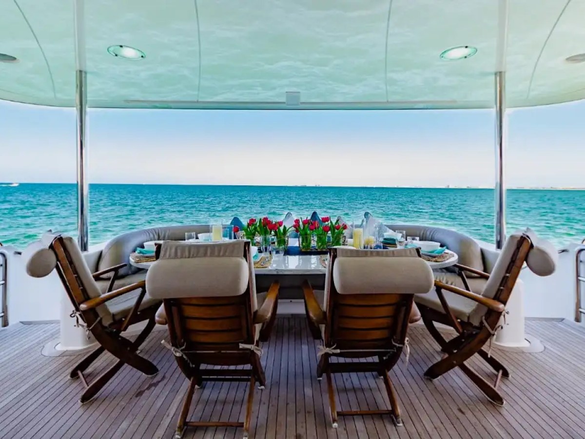 94' Lazzara - Yacht Rental in St. Petersburg, Florida