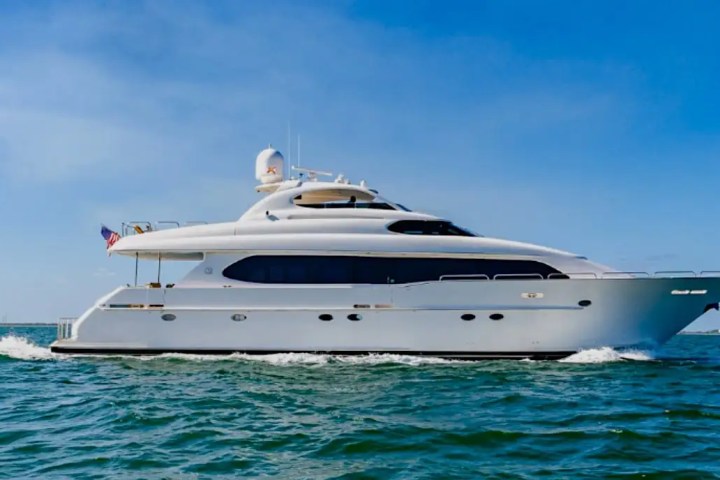 94' Lazzara - Yacht Rental in St. Petersburg, Florida