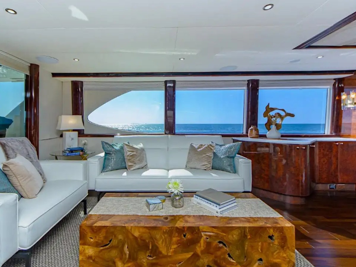 94' Lazzara - Yacht Rental in St. Petersburg, Florida