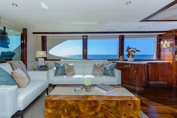 94' Lazzara - Yacht Rental in St. Petersburg, Florida