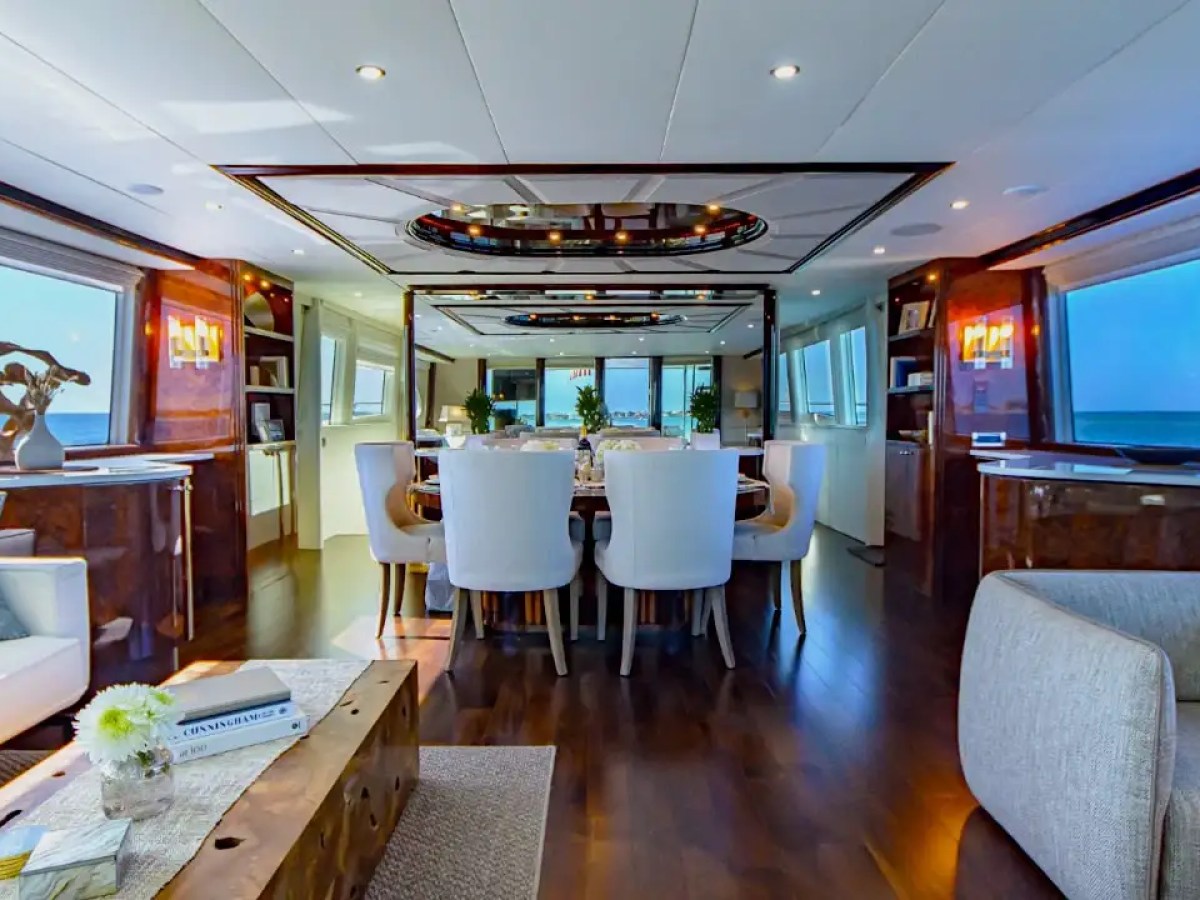 94' Lazzara - Yacht Rental in St. Petersburg, Florida