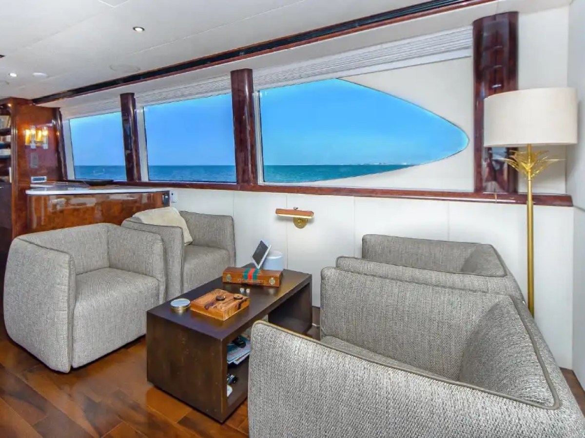 94' Lazzara - Yacht Rental in St. Petersburg, Florida