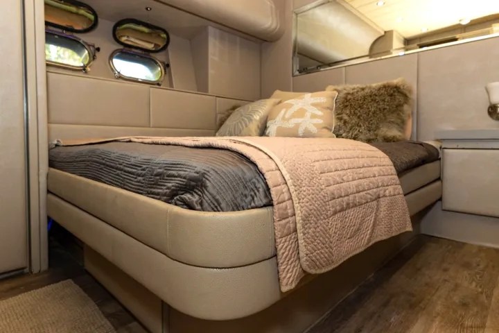 94' Leopard - Yacht Rental in Miami, Florida