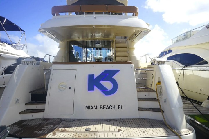 70' Aicon - Yacht Rental in North Bay Village, Florida