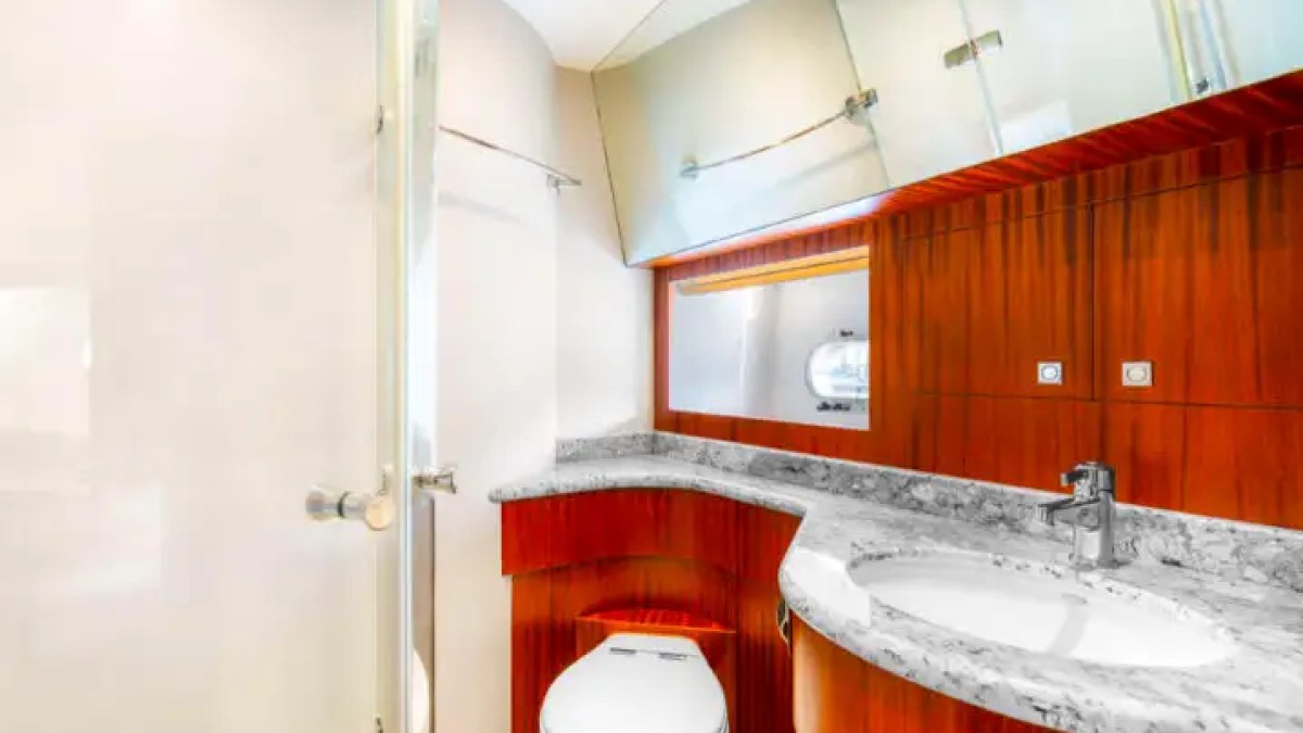 85' Horizon - Yacht Rental in Palm Beach, Florida