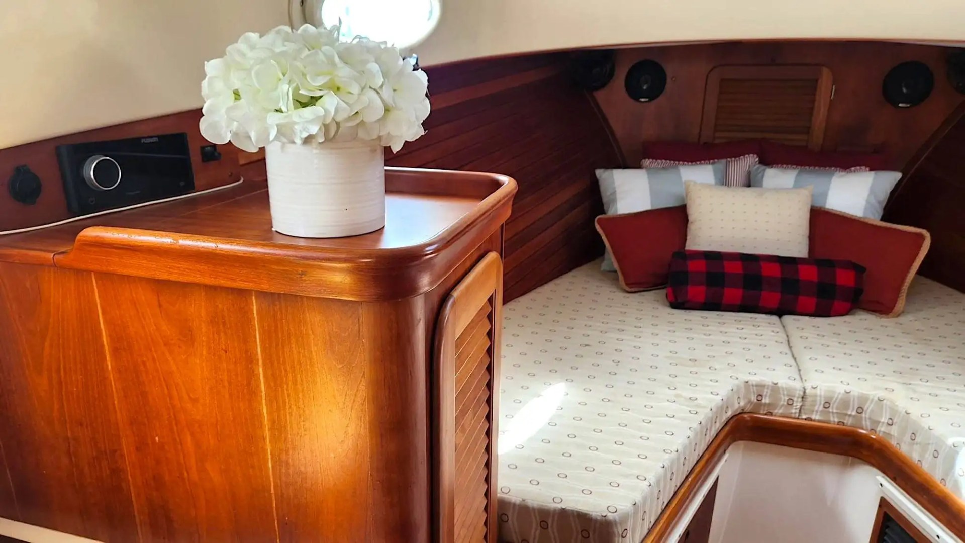 36' Hinckley - Boat Rental in Riviera Beach, Florida