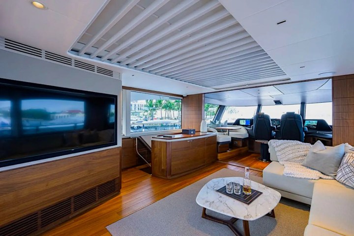 100' Princess - Yacht Rental in Miami, Florida