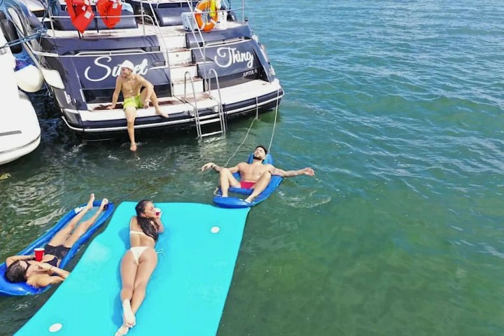 70' Princess - Yacht Rental in Miami Beach, Florida