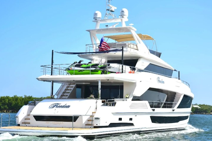 110' Horizon - Yacht Rental in Fort Lauderdale, Florida