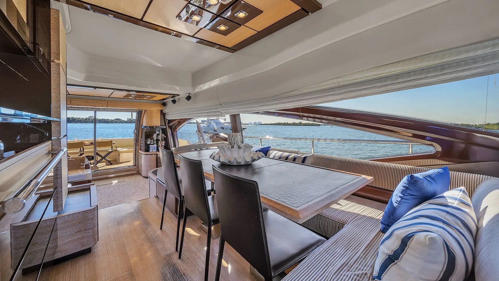 70′ Azimut sunset cruise Aventura