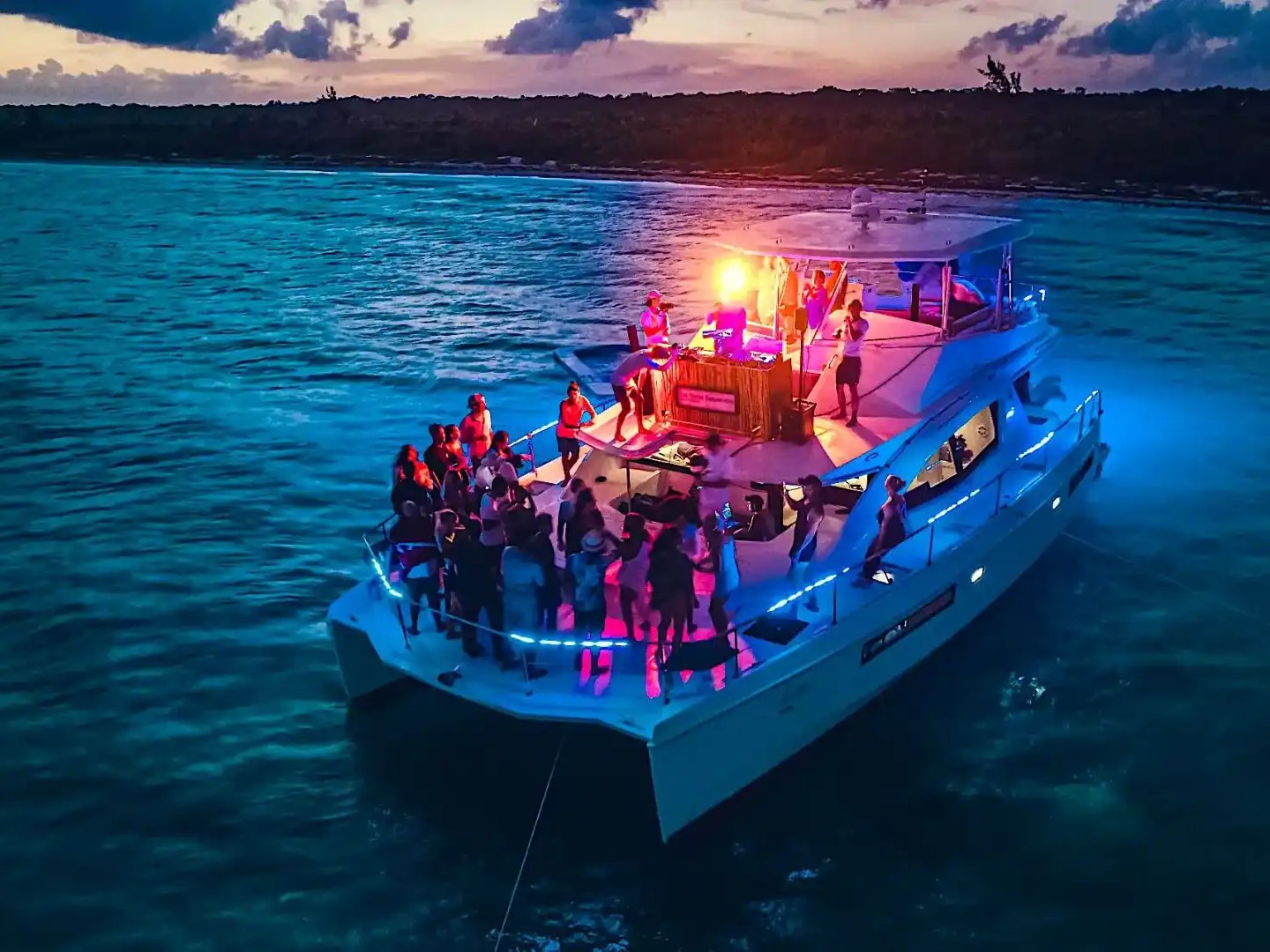 Disc Jockeys - Crew For Hire