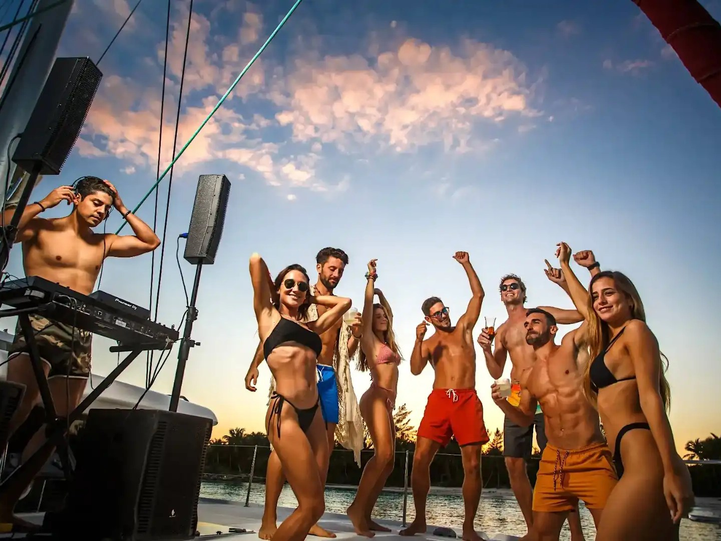 Disc Jockeys - Crew For Hire