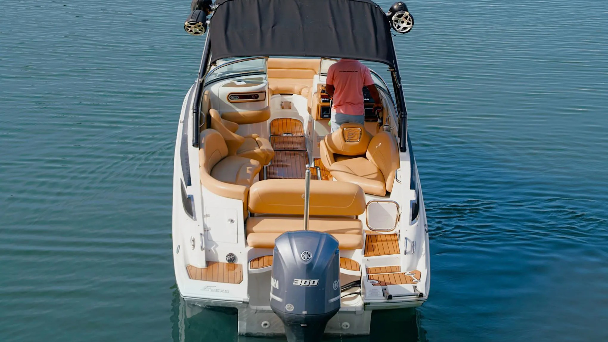 Aft deck seating on 27′ Crownline Miami Beach