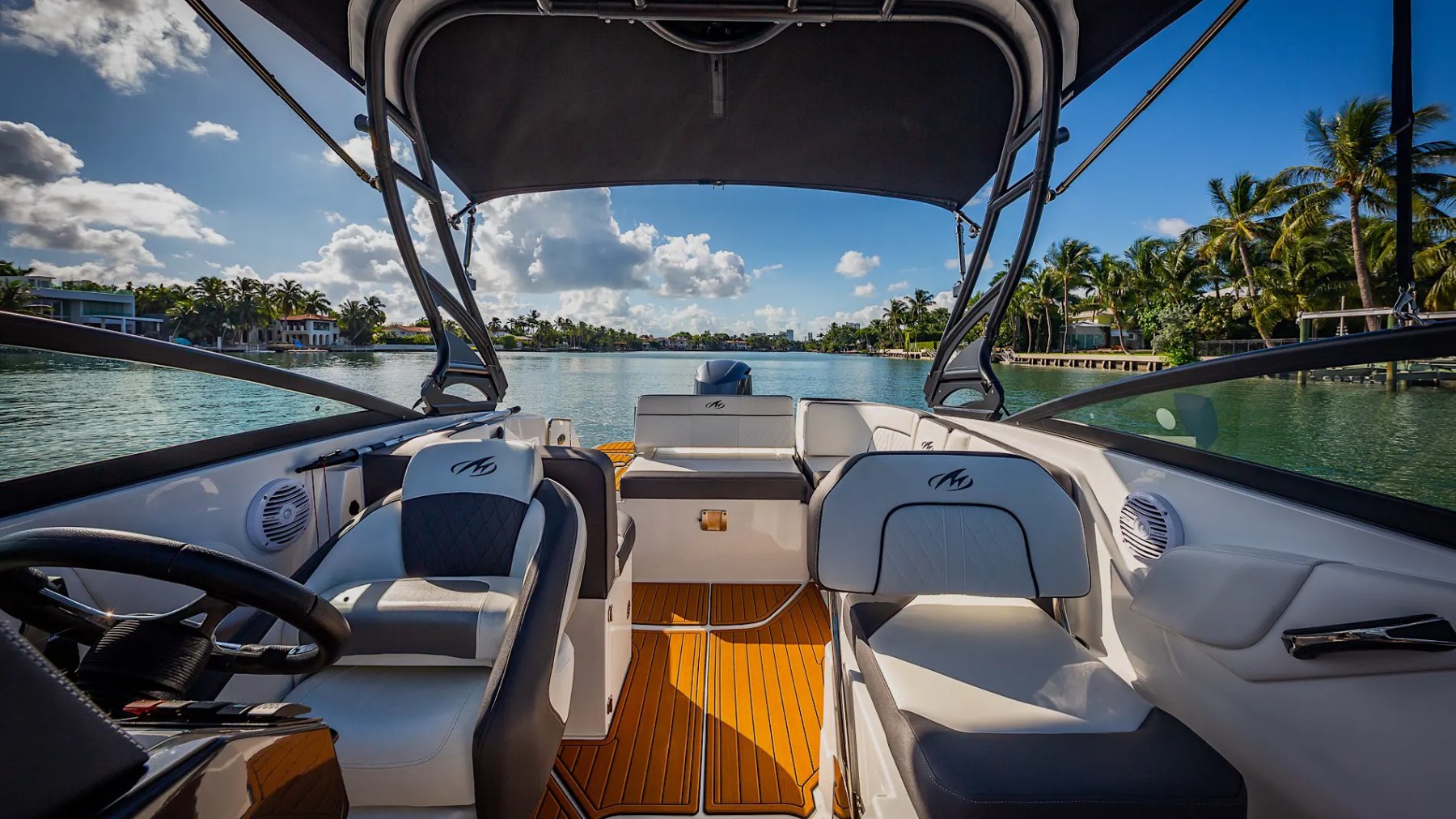 Cabin seating on 27′ Monterey Miami Beach