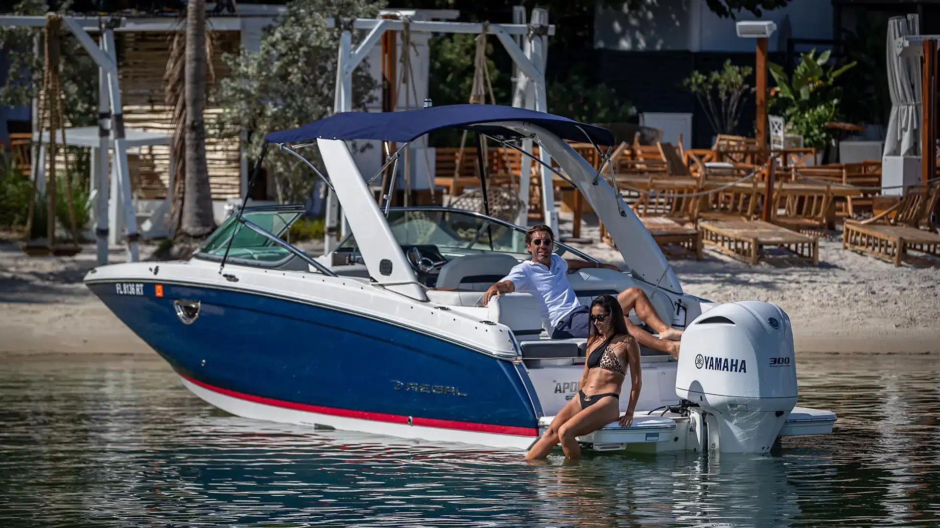 Hull reflection detail on 27′ Regal Miami Beach