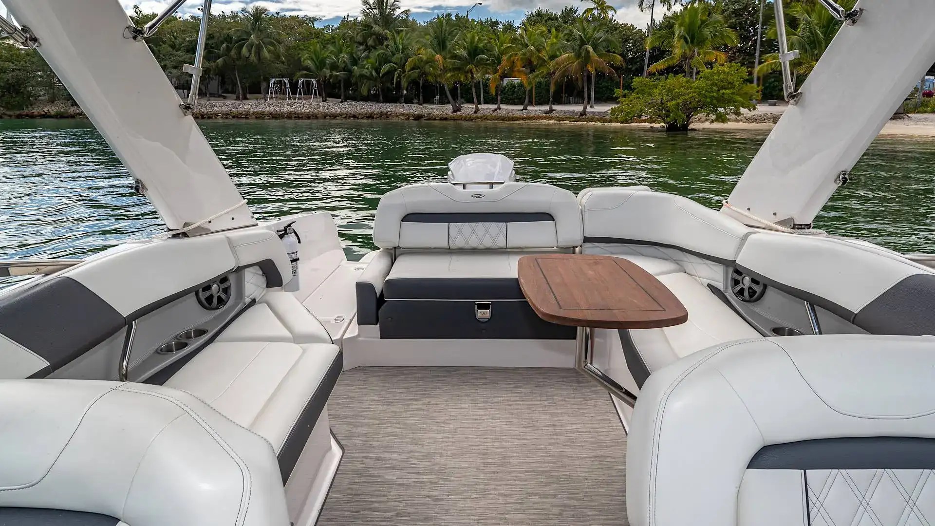 Aft seating close-up on 27′ Regal Miami Beach