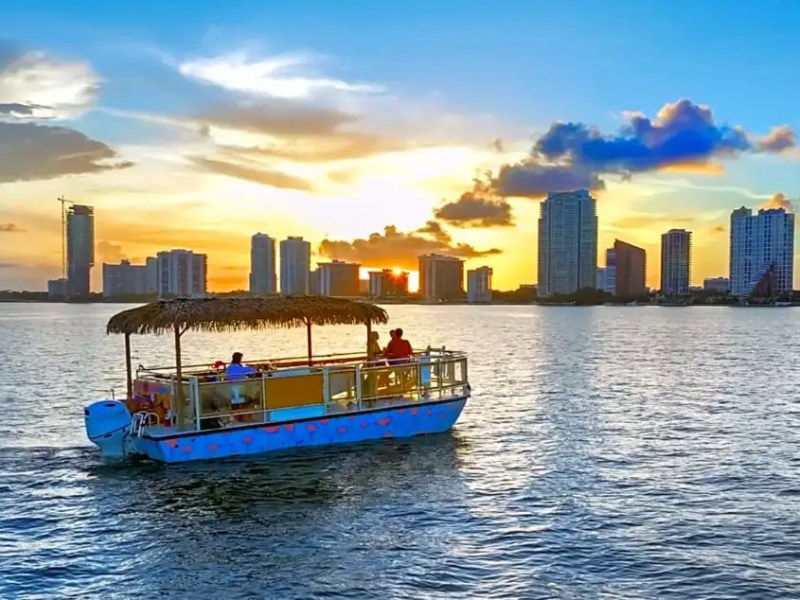Miami skyline cruising view on 30′ Tiki – Miami